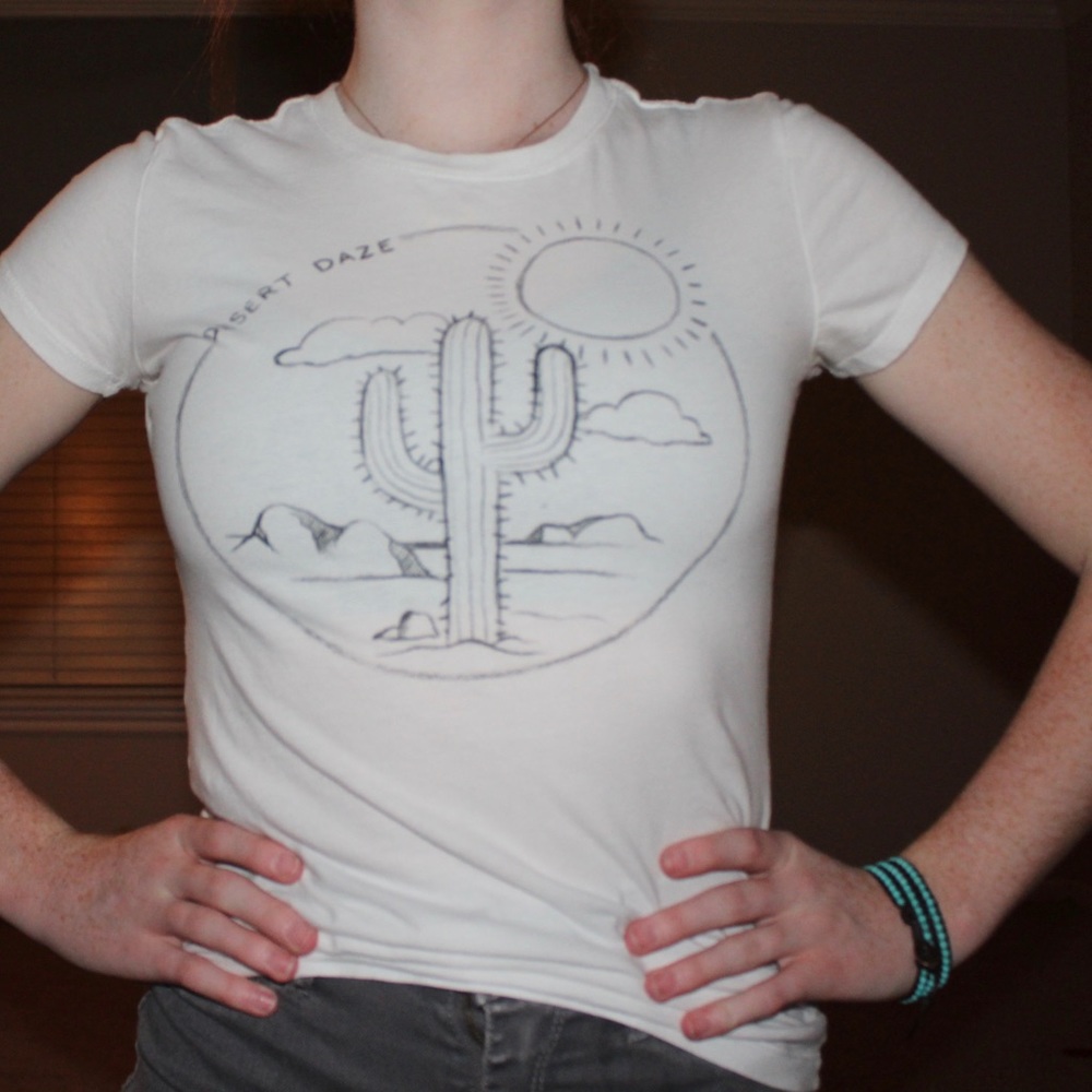 White ‘Desert Daze’ Tee